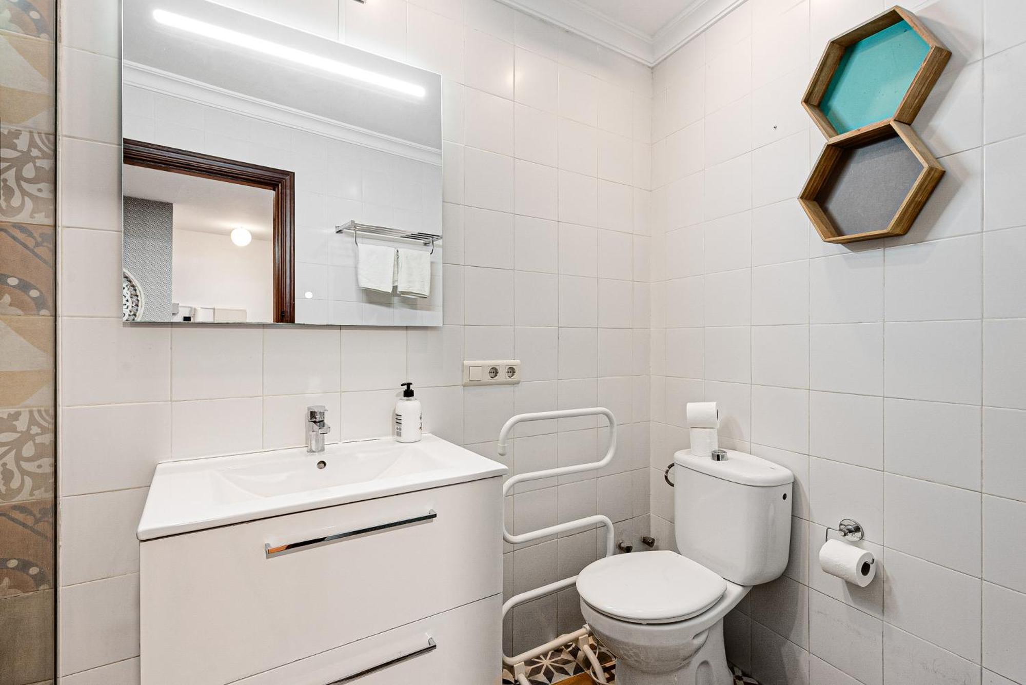 Urbanchicmalaga 2Bedroom Oasis In Historic Malaga Centre Ngoại thất bức ảnh