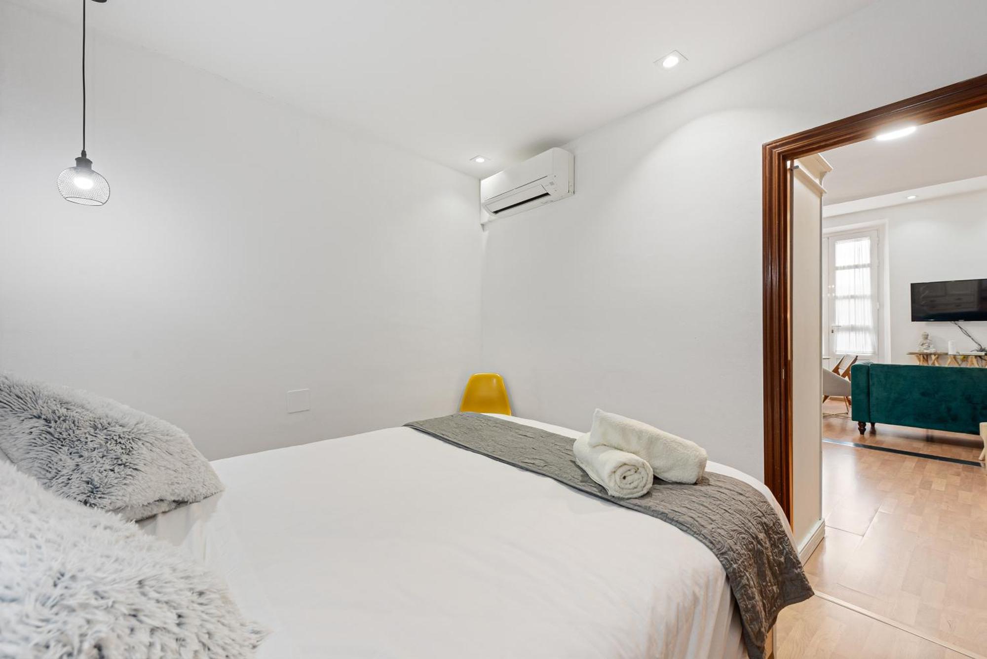 Urbanchicmalaga 2Bedroom Oasis In Historic Malaga Centre Ngoại thất bức ảnh