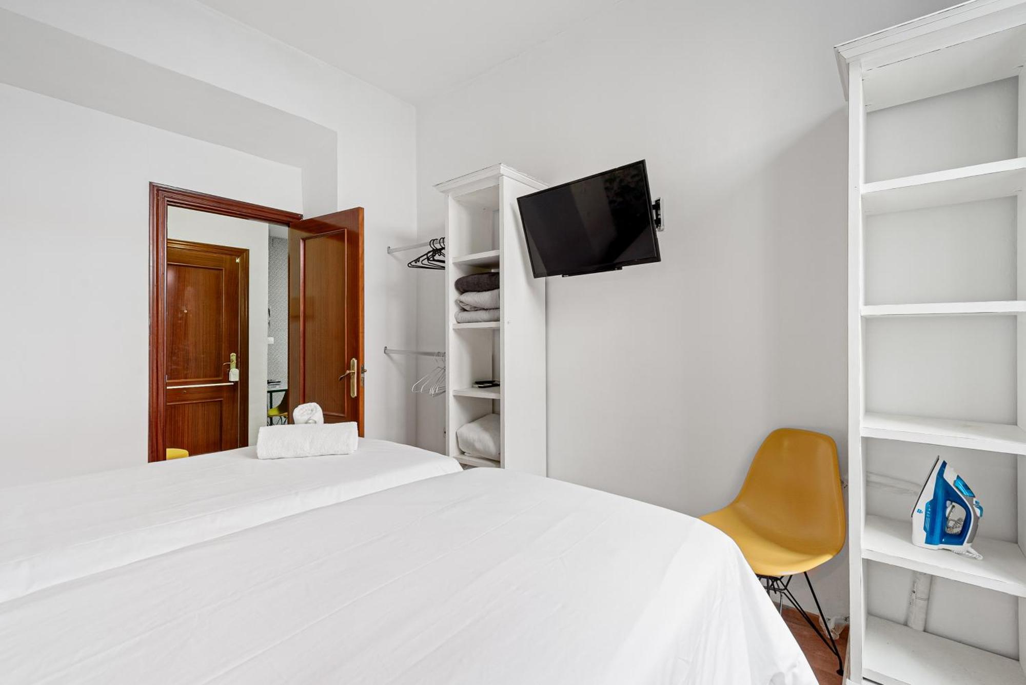 Urbanchicmalaga 2Bedroom Oasis In Historic Malaga Centre Ngoại thất bức ảnh