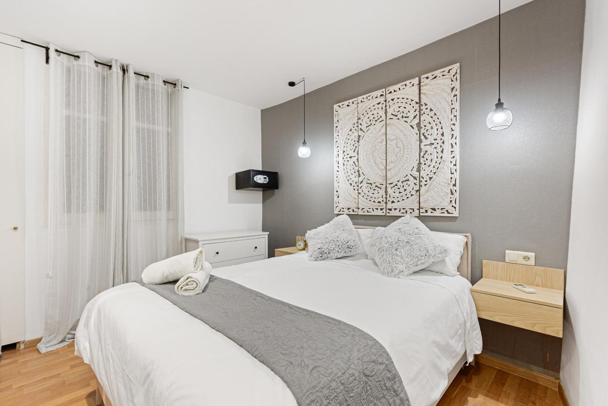 Urbanchicmalaga 2Bedroom Oasis In Historic Malaga Centre Ngoại thất bức ảnh